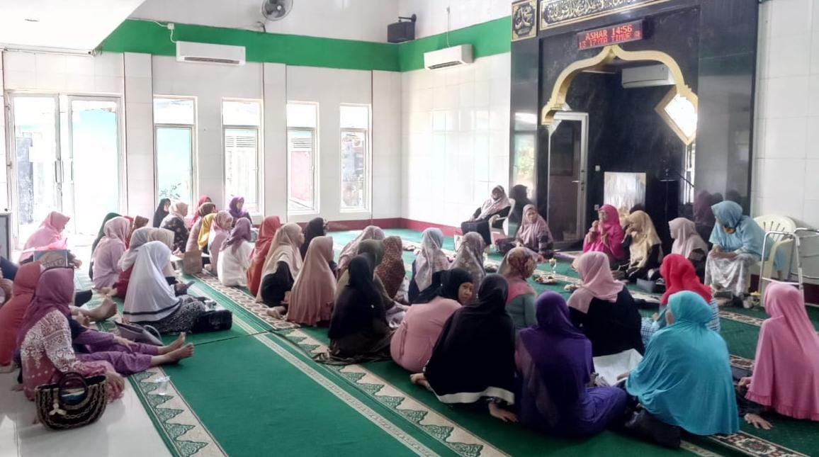 Hadir di Darul Jannah, Endang Widuri Bersama Majelis Taklim
