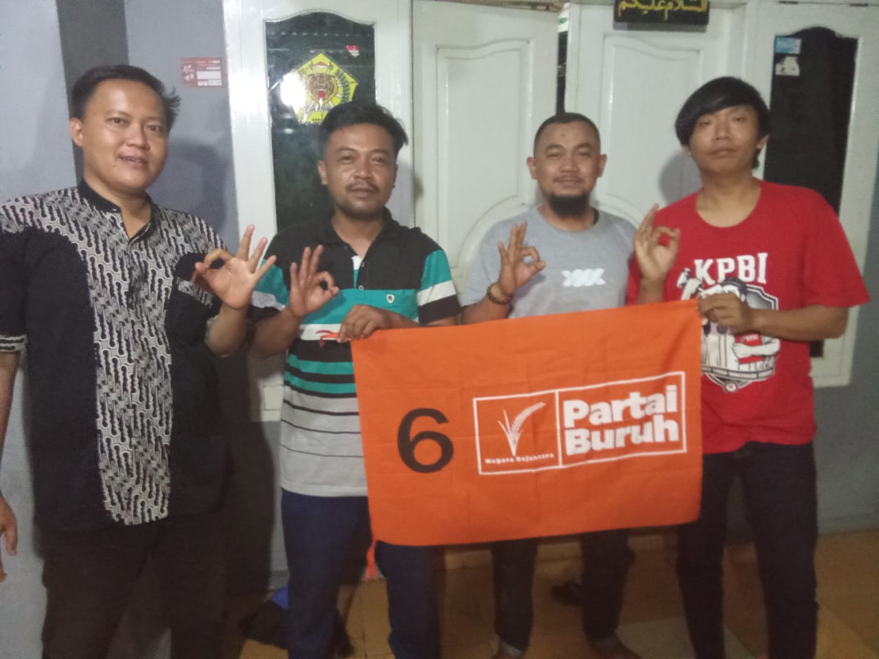 Relawan Roni S Afriyanto Caleg DPRD Kabupaten Karawang Lakukan Sasatu Untuk Sosialisasi Partai Buruh