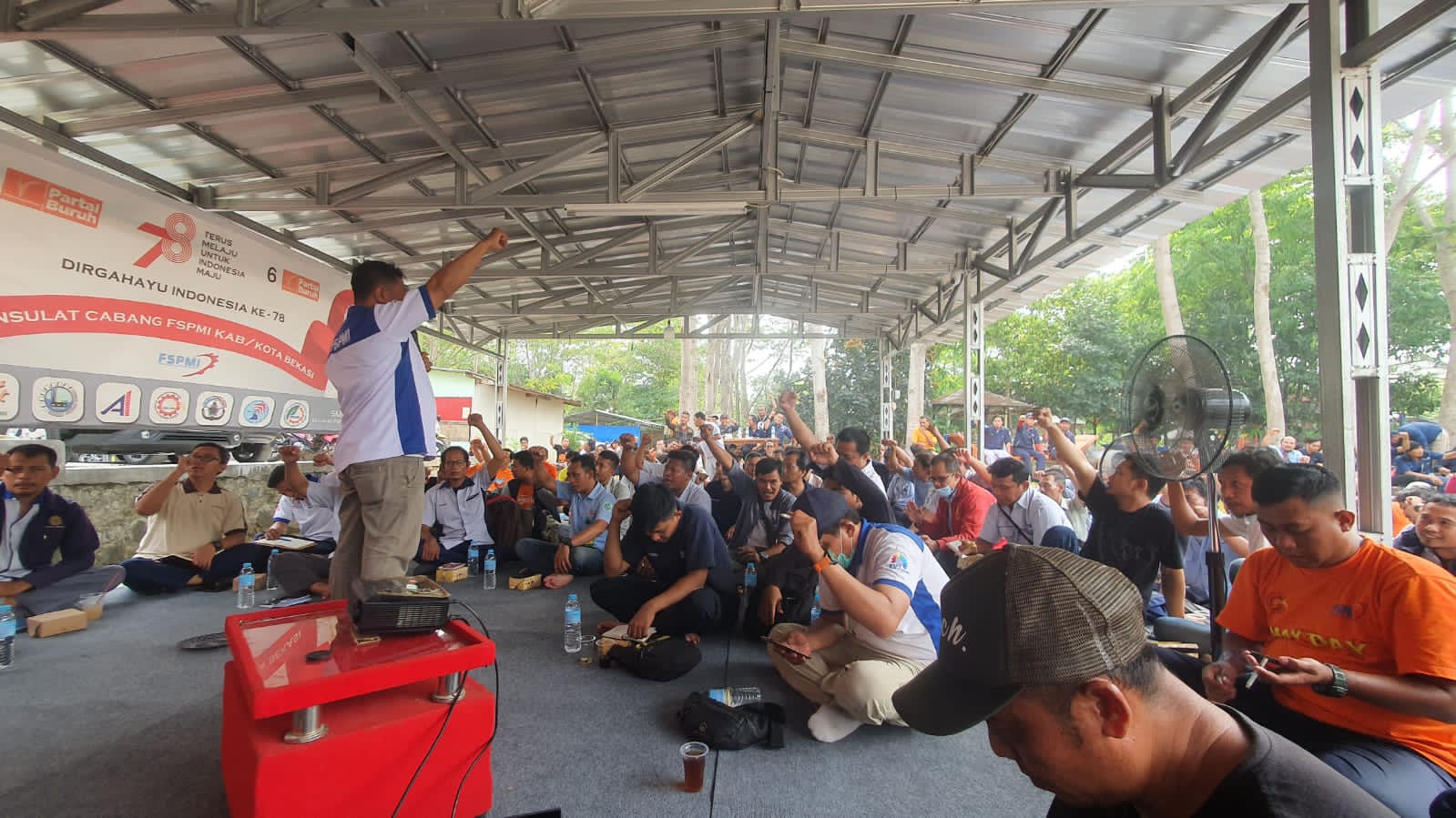 Bahas Aksi Kenaikan Upah 2024, Buruh Bekasi Gelar Konsolidasi