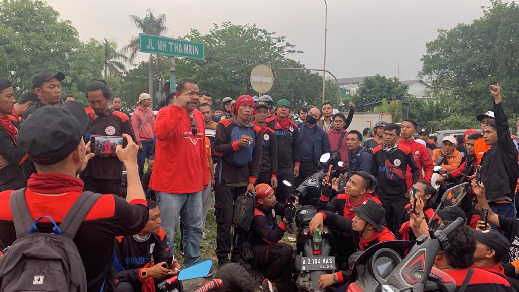 Ketua Forum Kawasan EDH Umumkan Surat Rekomendasi Upah Minimum kepada Massa Buruh