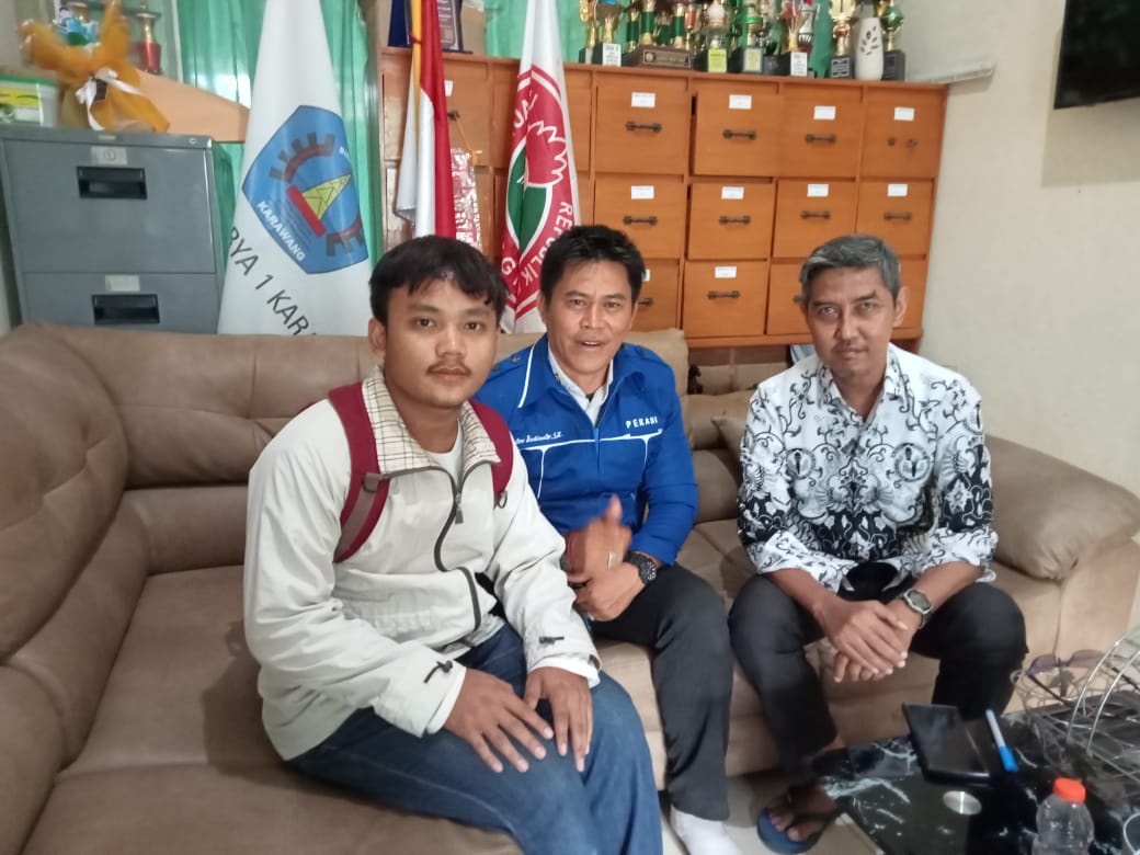 Posko Orange Partai Buruh Karawang, Advokasi Ijazah Yang Tertahan Oleh Pihak Sekolah