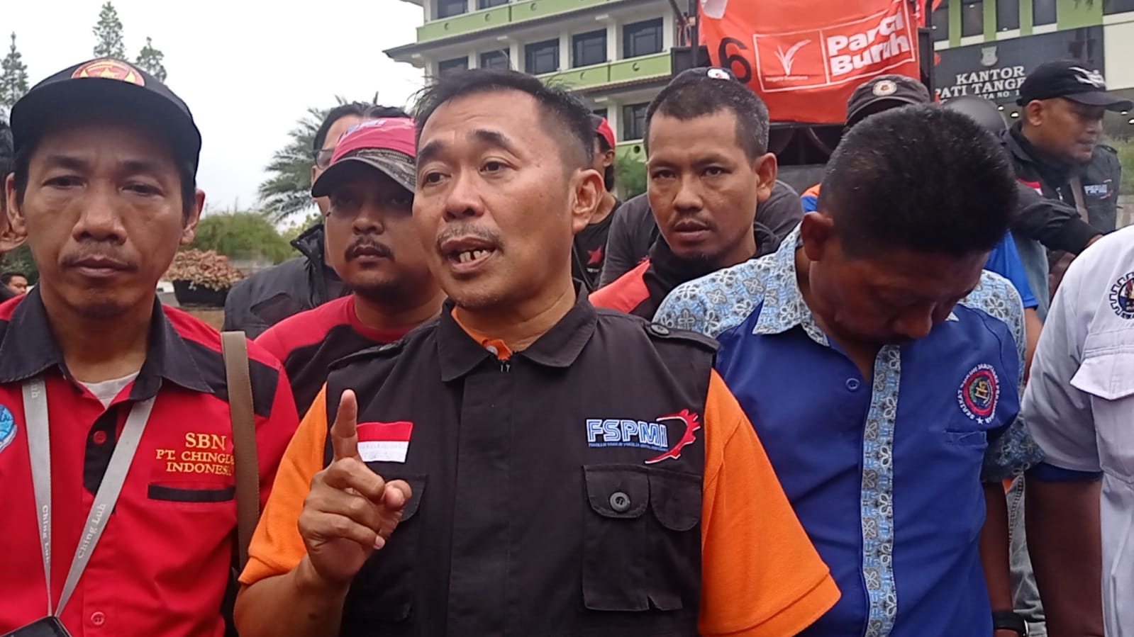 Rekomendasi Dikembalikan, Buruh Kembali Geruduk Kantor Bupati dan Disnaker Kota Tangerang