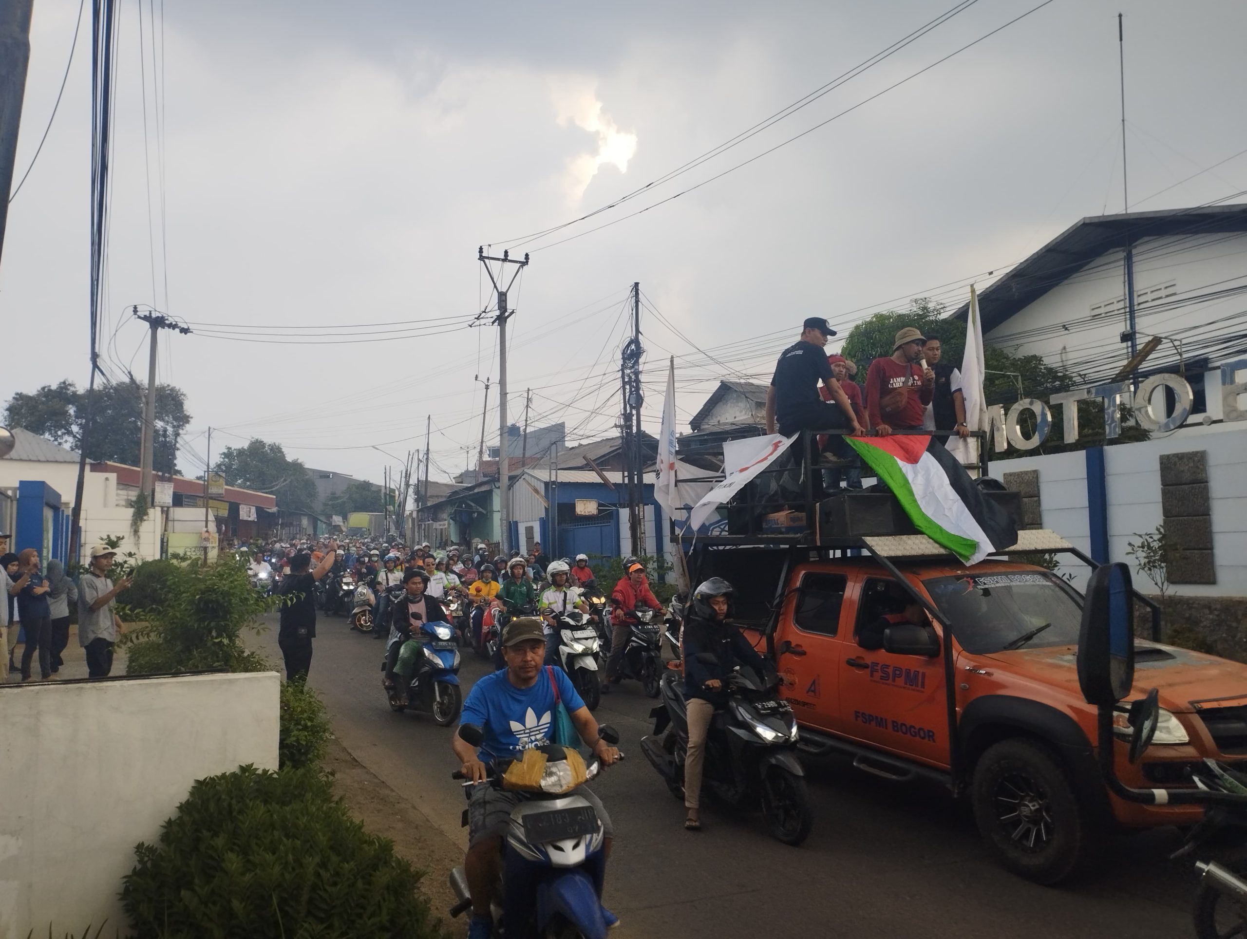 Kenaikan UMK Kabupaten Bogor Tidak Sesuai Rekomendasi Bupati, Buruh Luapkan Kemarahan