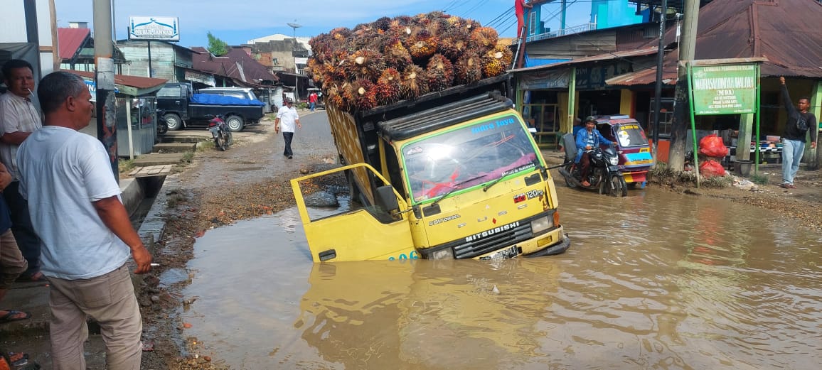 Jalinsum Palas Sosa Rusak Parah dan Kerap Rusak Kenderaan