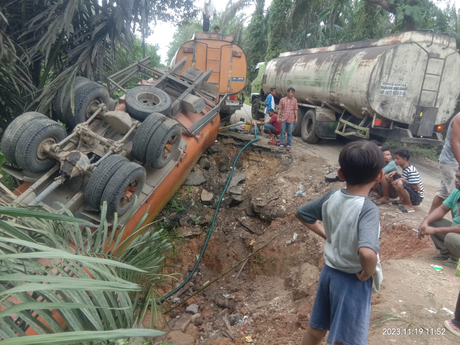 Lagi, Truck Tangki CPO Terbalik di Jalinsum Palas