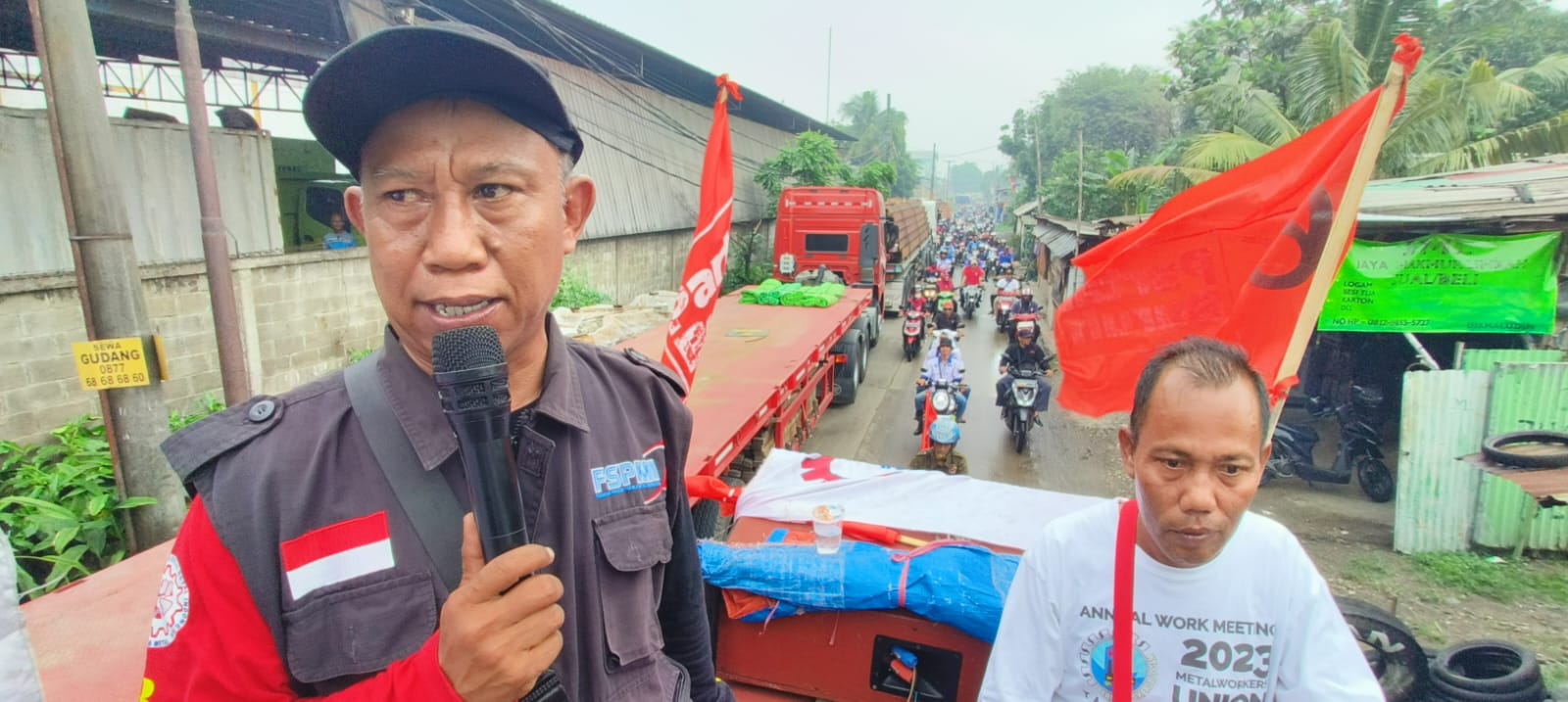 PJ Bupati Tangerang Belum Temui Buruh, Jalan Utama Pemda Diblokade