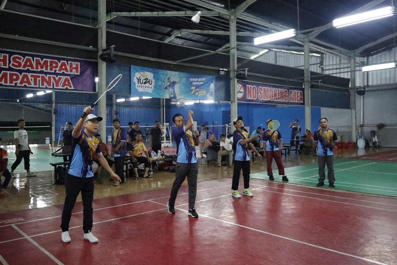 PUK SPAMK FSPMI Musashi Kembali Selenggarakan Turnamen Badminton Cup 2023