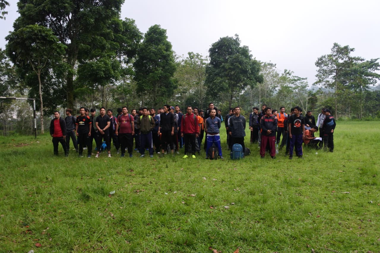 Peserta Latihan Dasar Garda Metal XII FSPMI Daerah Karawang Tiba di Lokasi
