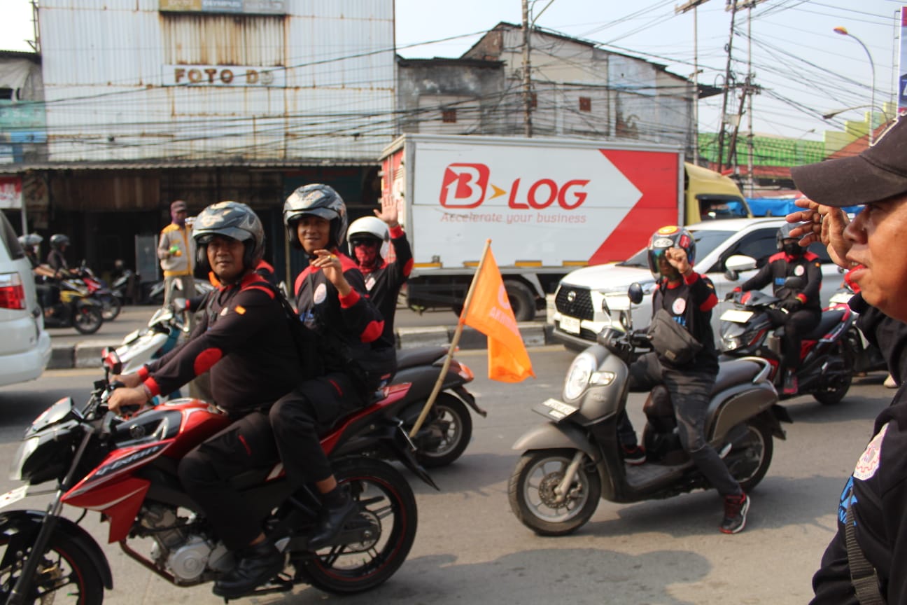 Menuju Lokasi Konsolidasi Akbar, Garda Metal Kota Bekasi Konvoi Sepeda Motor