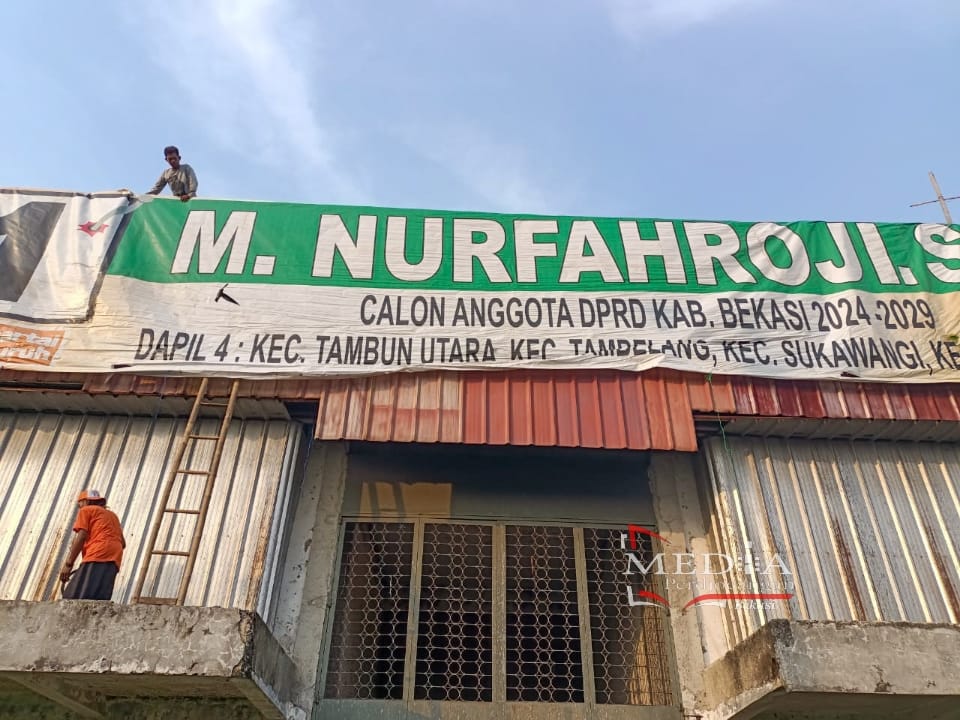 Banner M. Nurfahroji Terpampang di Bioskop Tua Kampung Gabus