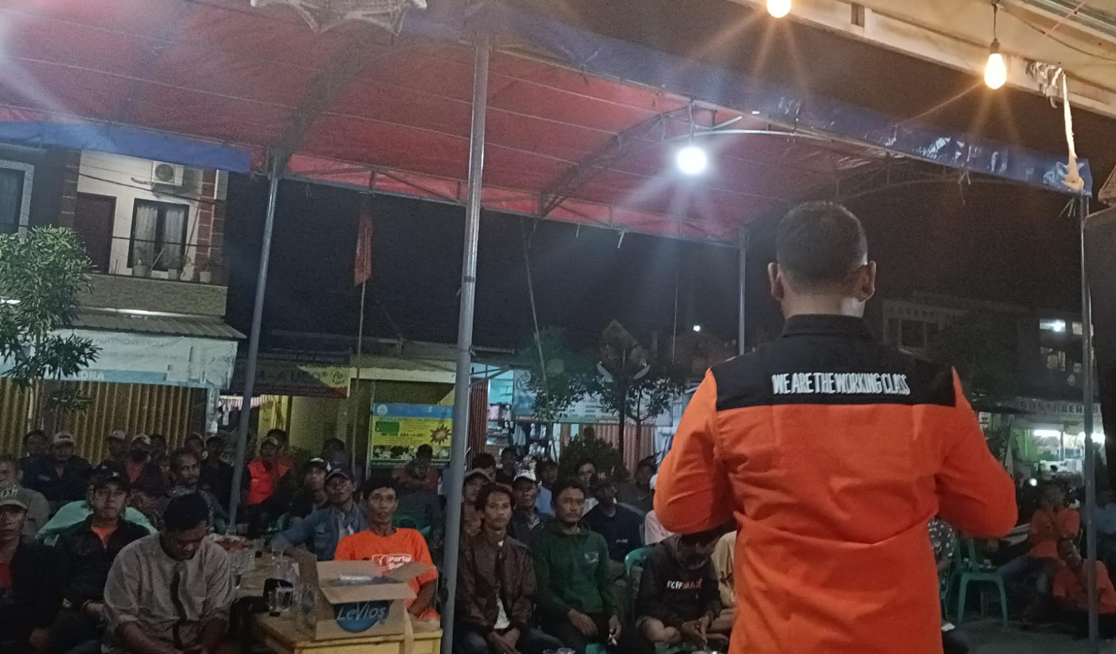 Caleg Edi Wahyono Berdiskusi dan Sosialisasi untuk Kemenangan Partai Buruh