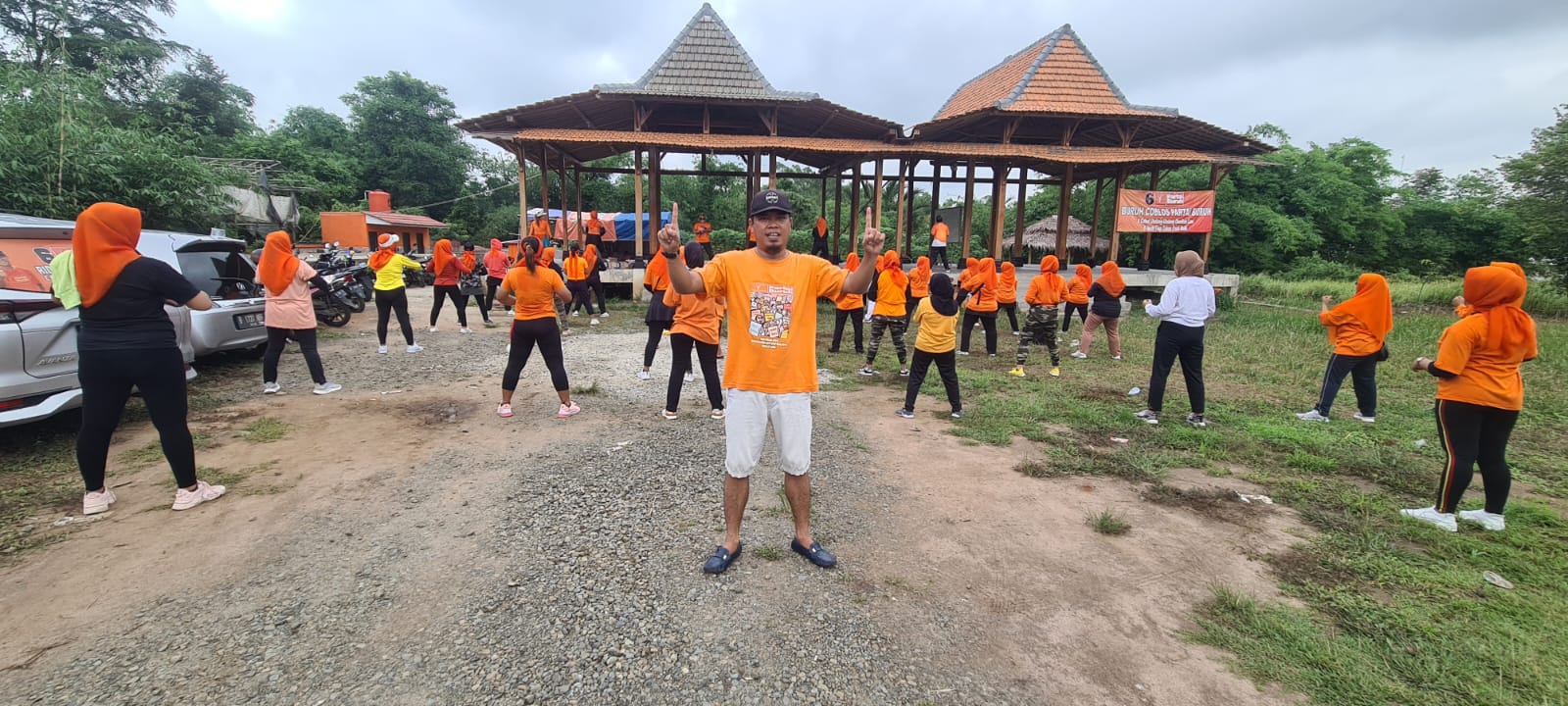 Ketua Mahkamah Partai Buruh Senam Pagi Bersama Warga