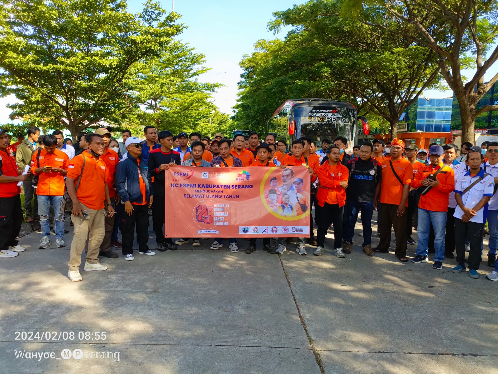 Hadiri Kampanye Akbar, Buruh Serang Satukan Barisan