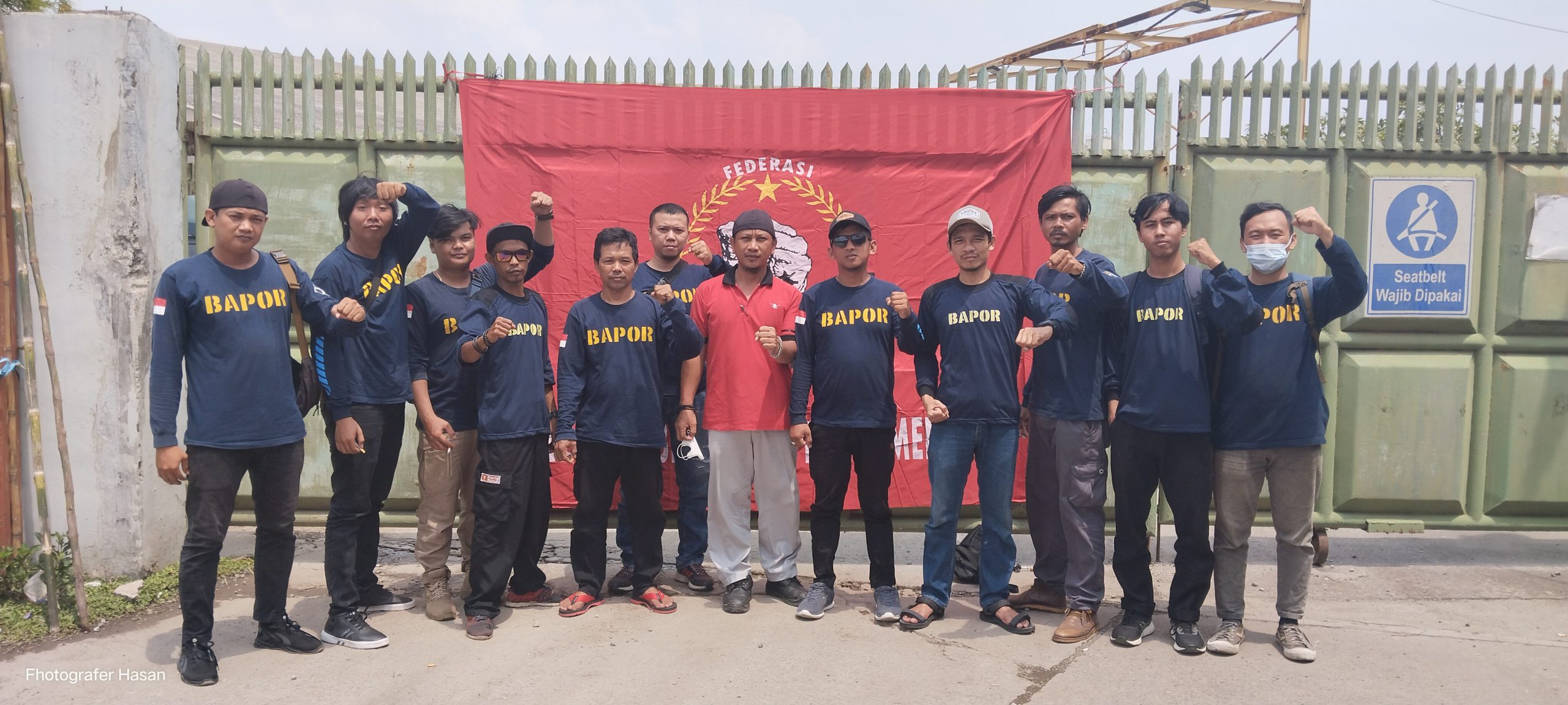 Tuntut Sepakati PKB, Federasi Serikat Buruh Kerakyatan (Serbuk) Indonesia PT. Siam-Indo Concrete Products (SICP) Indonesia Gelar Aksi Mogok Kerja