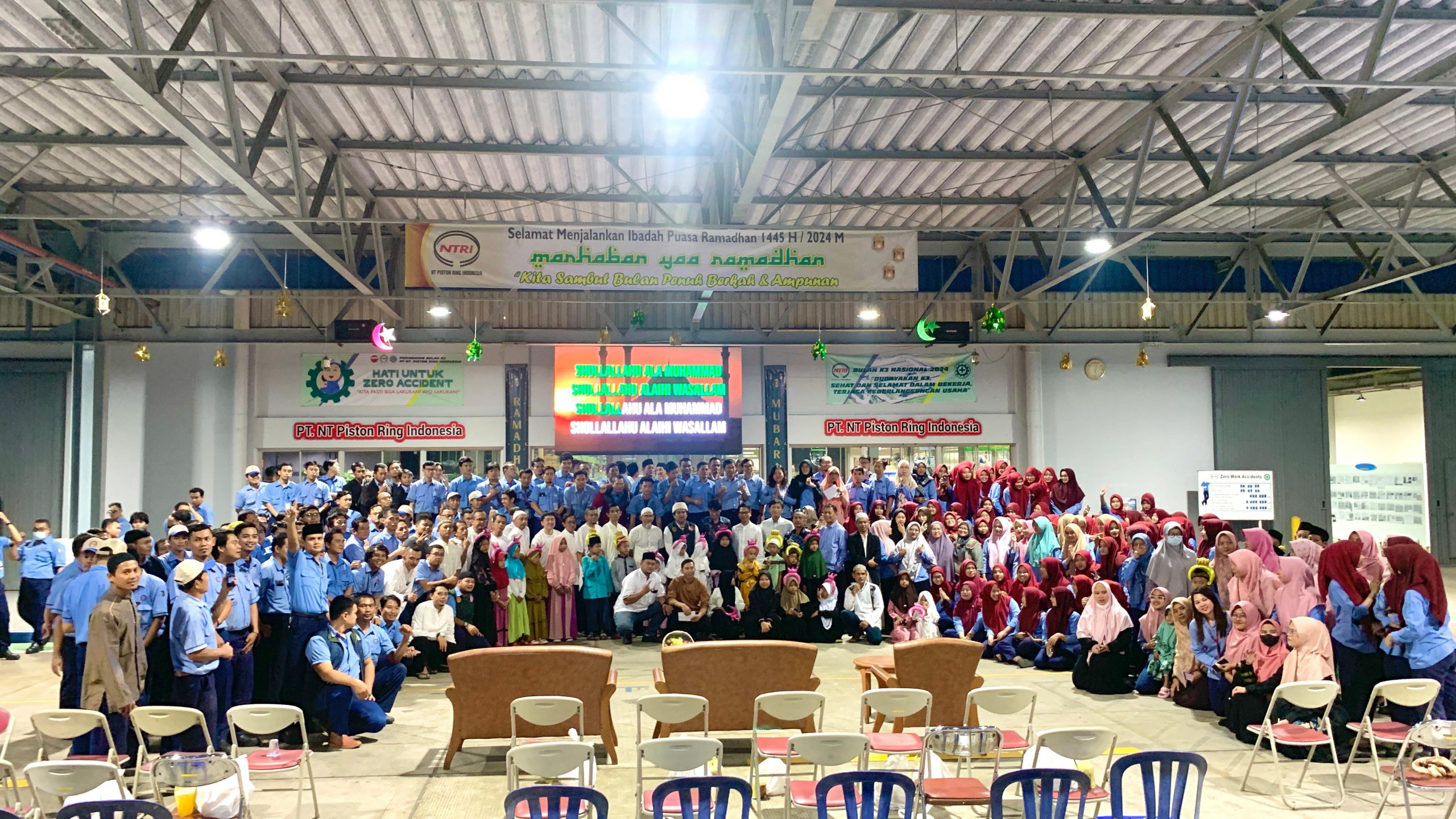 Hari Ke 11 Ramadhan 1445 Hijriyah PT. NT. Piston Ring Indonesia (NTRI) Gelar Buka Puasa Bersama Di Area Perusahaan