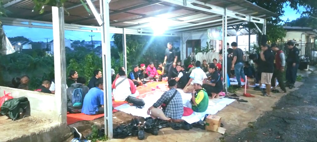 New Omah Buruh Belum Selesai, Garda Metal DHJ Gunakan Lahan Parkir Untuk Rapat