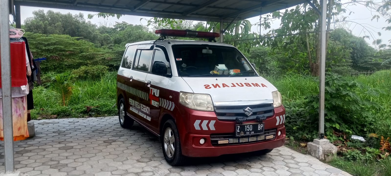 Pengurus TPU dan Driver Ambulans Perum Mega Regency Tetap Siaga pada Lebaran 2024