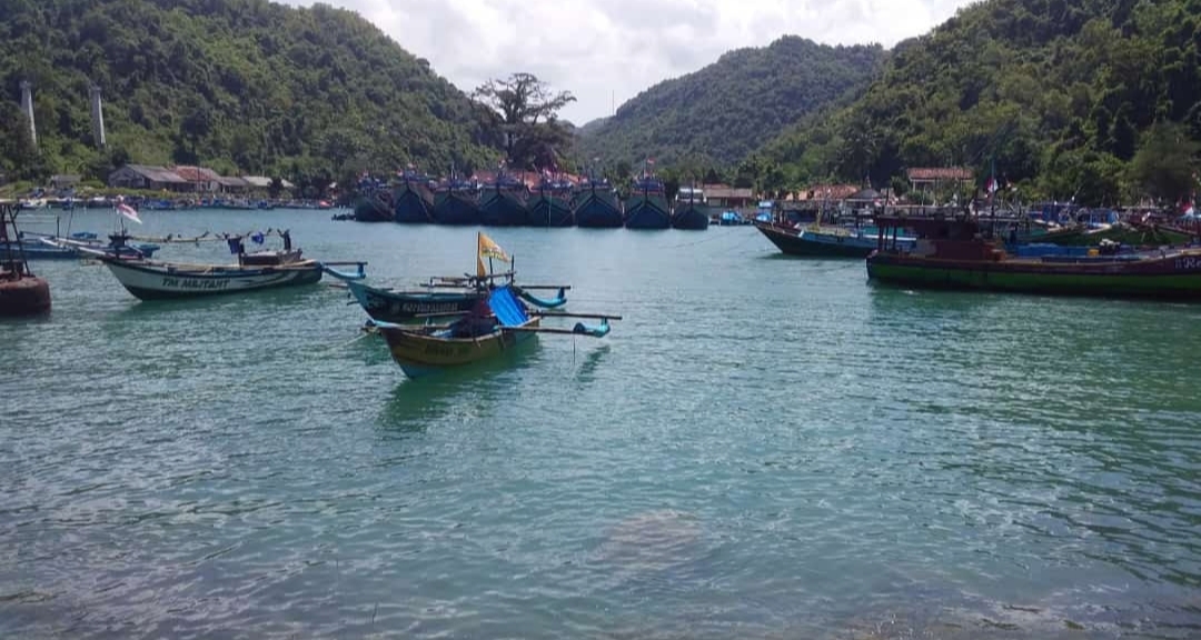 Pantai Sadeng Gunung Kidul, Surganya Para Nelayan & Pusat Sajian Seafood