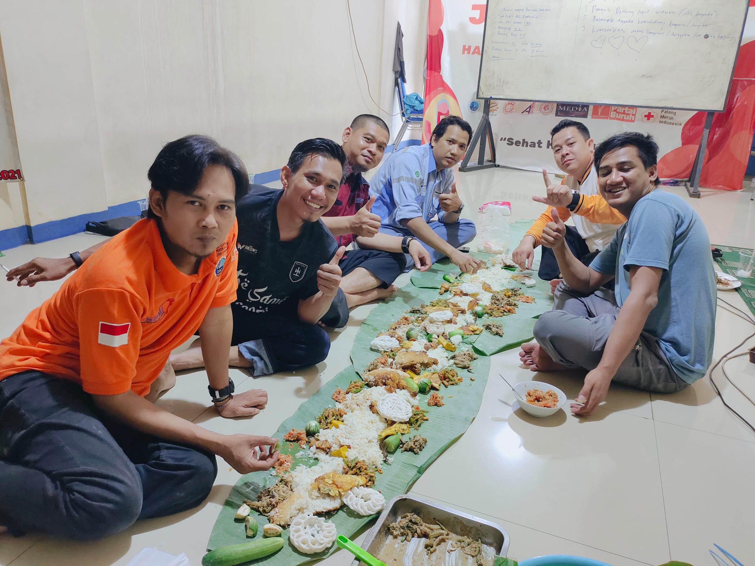 PC SPL FSPMI Karawang Adakan Rapat Teknis & Syukuran May Day 2024 Dengan Nasi Liwet Kumplit