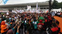 Ribuan Buruh Hadiri May Day Fiesta di Stadion Madya Senayan Ribuan Buruh Hadiri May Day Fiesta di Stadion Madya Senayan
