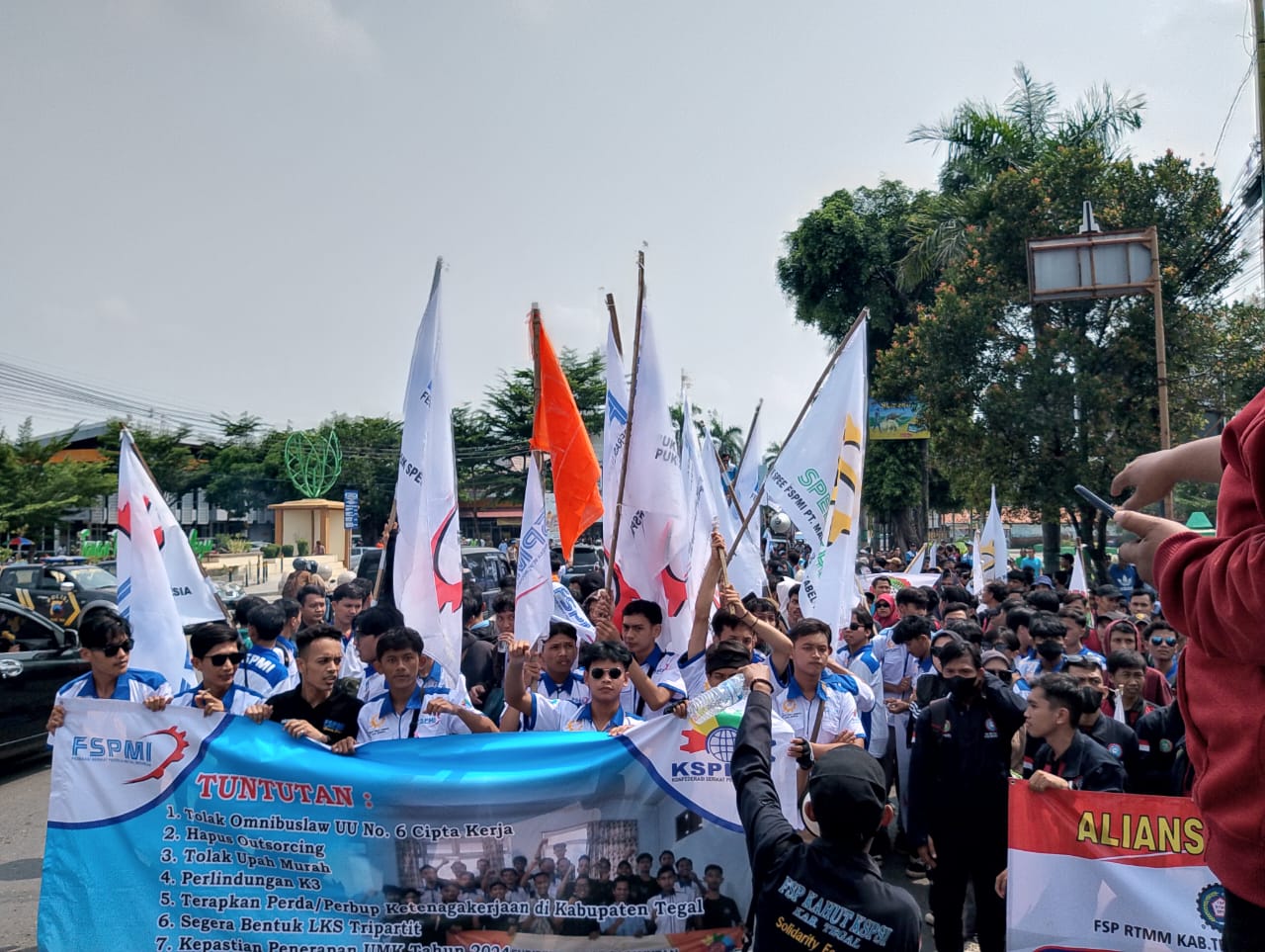 Memperingati May Day, FSPMI Tegal Turun Ke Jalan