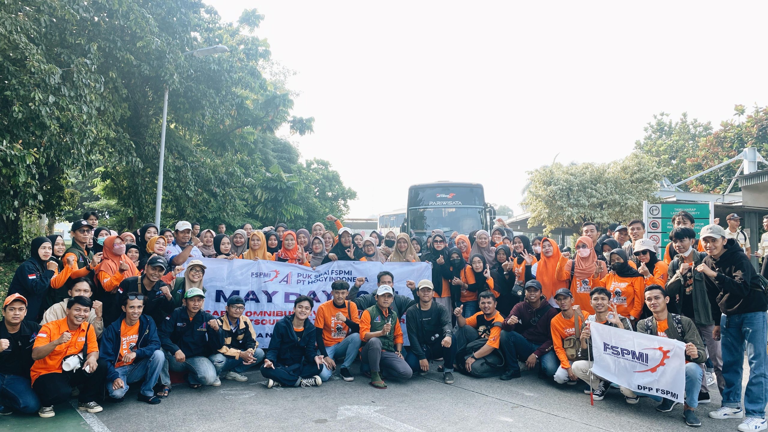 Ikuti Aksi May Day, Ratusan Anggota PUK Hogy Berangkat ke Jakarta