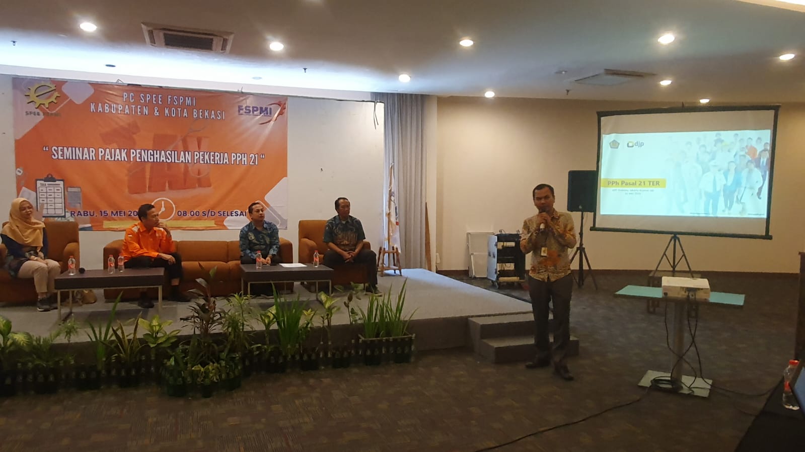 Serikat Pekerja FSPMI Adakan Seminar Pajak PPh 21