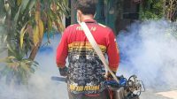 RW 08 Asri Pratama Lakukan Foging Sebagai Upaya Cegah Penyebaran Nyamuk DBD RW 08 Asri Pratama Lakukan Foging Sebagai Upaya Cegah Penyebaran Nyamuk DBD