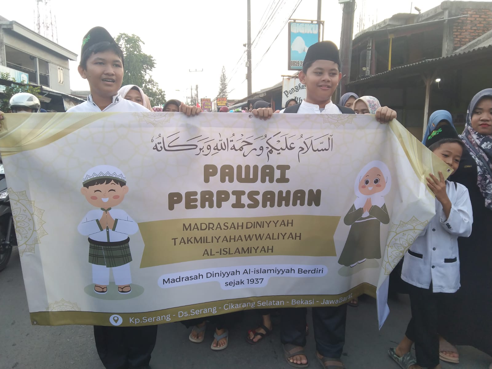 Madrasah Diniyah Takmiliyahawwaliyah Al-Islamiyyah Gelar Pawai Perpisahan