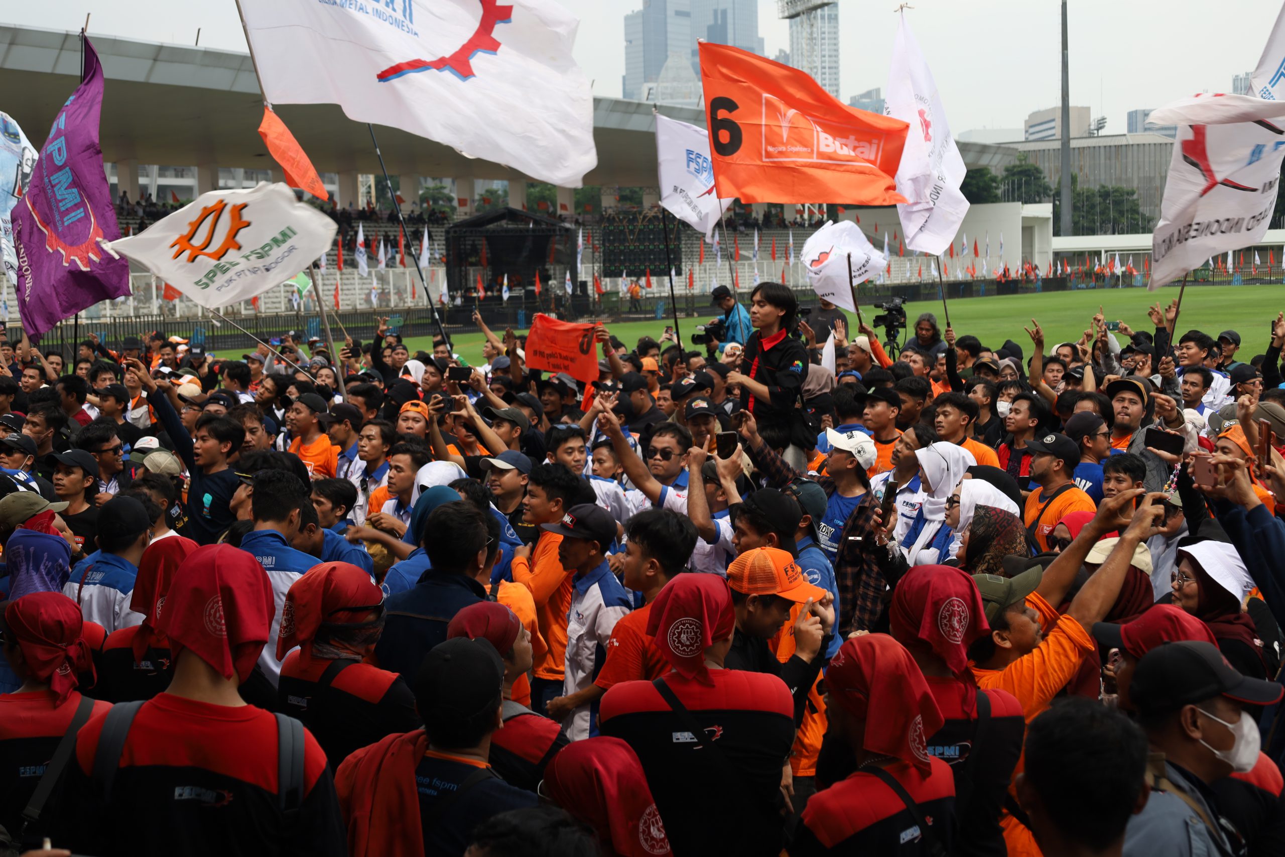 Kemudahan Dirikan Serikat Pekerja Belum Mampu Menyatukan Buruh Indonesia