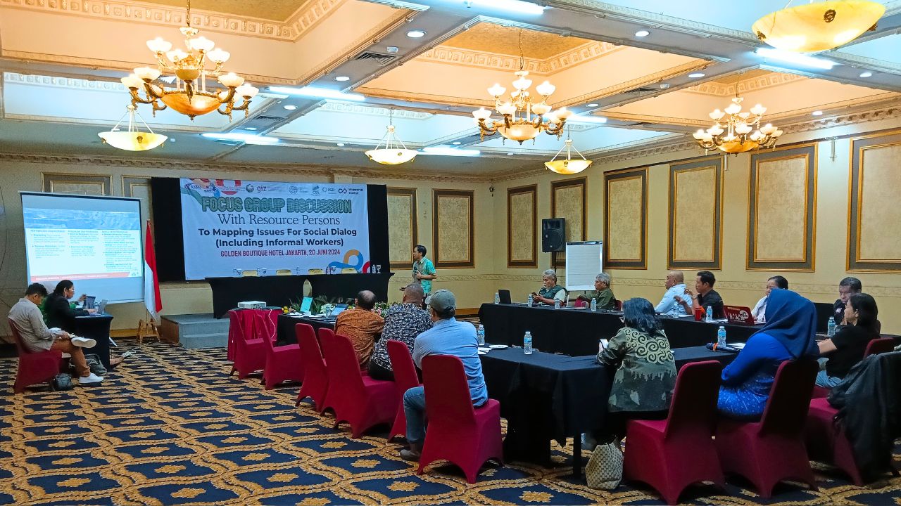 Jangan Tinggalkan Pekerja Informal