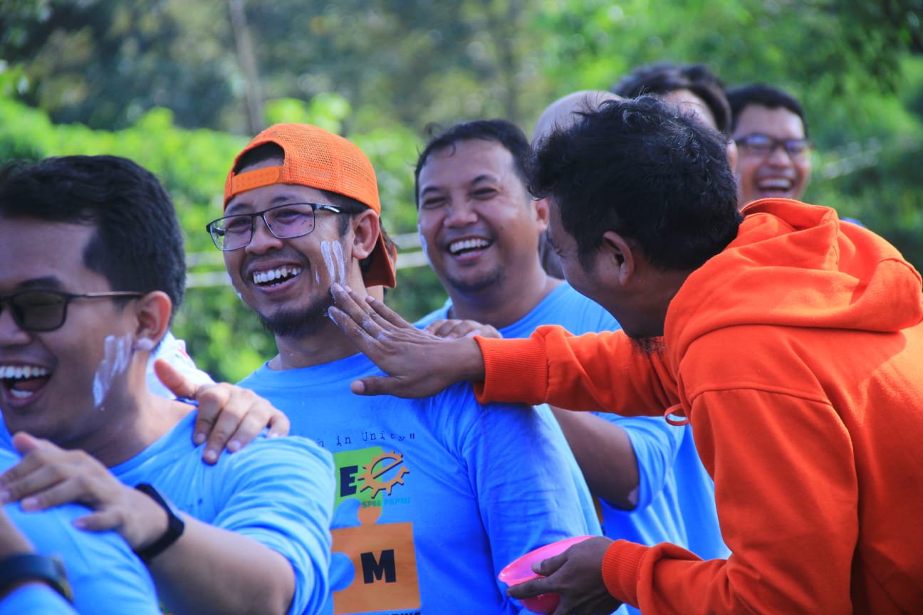 PUK SPEE FSPMI PT. NIHON Adakan Pelatihan Team work Building di Cariu