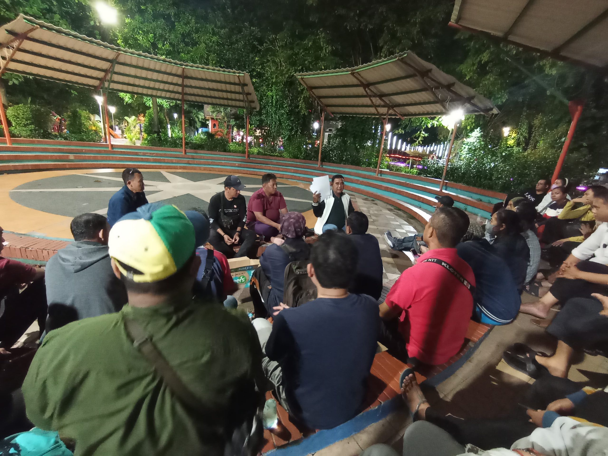 Konsolidasi PUK SPAI FSPMI PUK PT Tunjungan Crystal Hotel di Taman Prestasi Surabaya