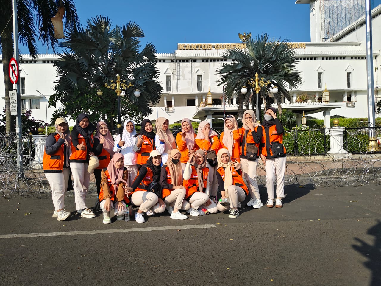 Aksi Massa Tolak Omnibus Law di Jawa Timur : Serikat Pekerja PT. Jatim Autocomp Indonesia Turun ke Jalan