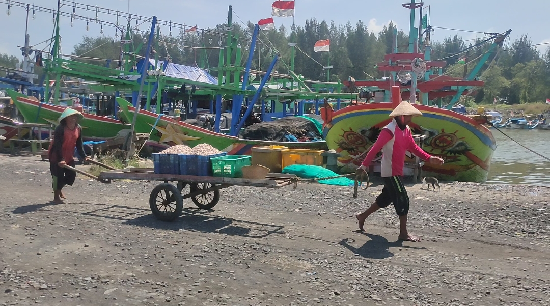 Mereka yang Berjuang di Tengah Ganasnya Laut dan Ketidakpastian Hidup