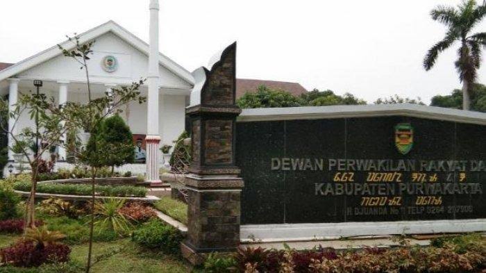 Aliansi 8 Partai Kabupaten Purwakarta Bersama Masyarakat Gelar Audiensi Dengan DPRD Terkait Permasalah PDAM