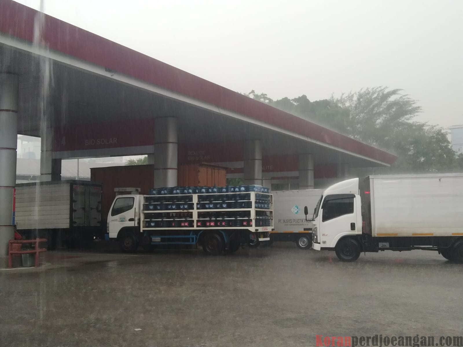 Cikarang Diguyur Hujan Lebat, Warga Diharapkan Berhati-Hati Saat Beraktivitas