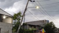 Waspada Tertimpa Tiang Listrik Ambruk Dampak Cuaca Ekstrim