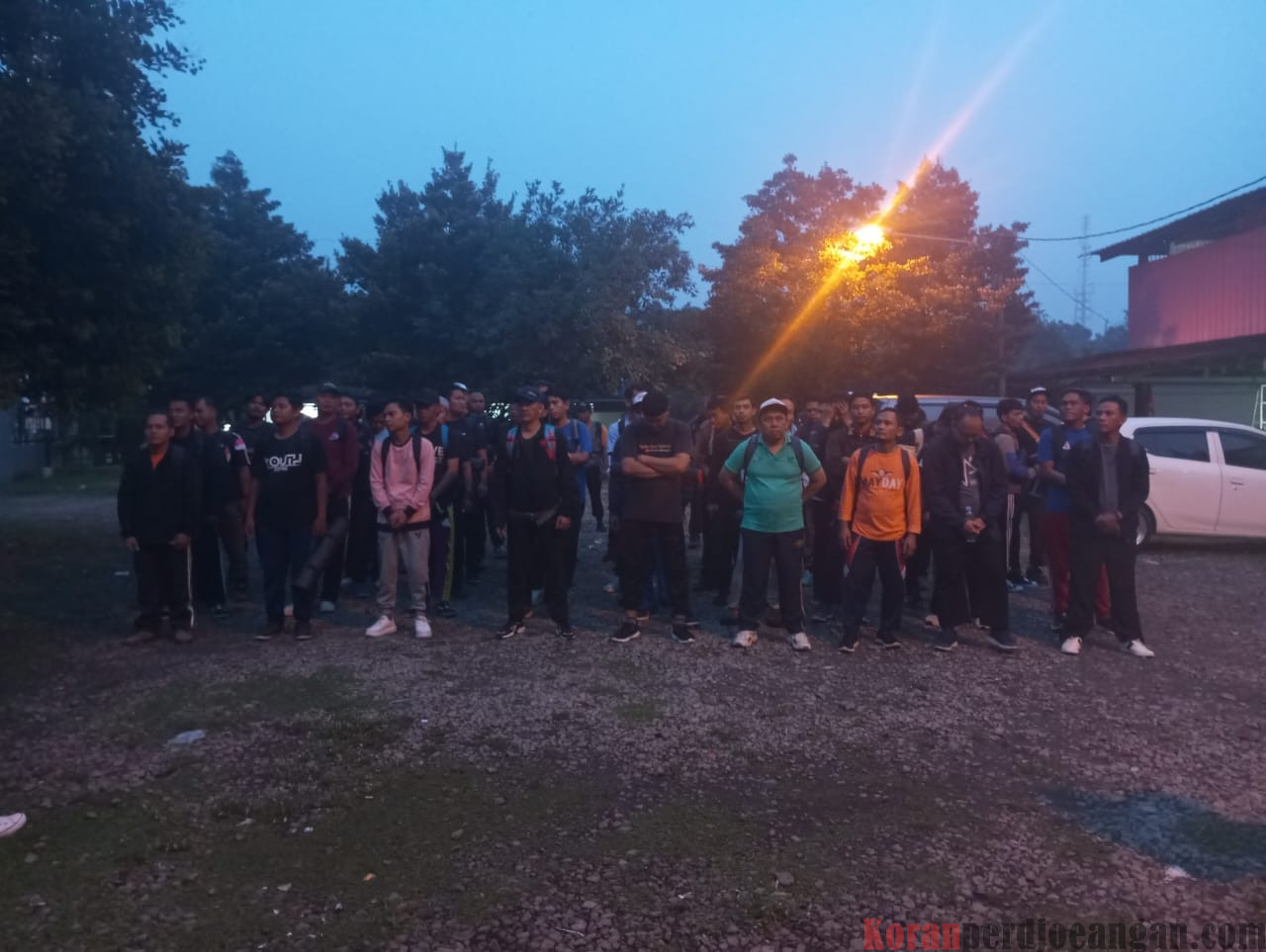 Peserta Latsar Garda Metal Bertolak ke Curug Sadim Subang