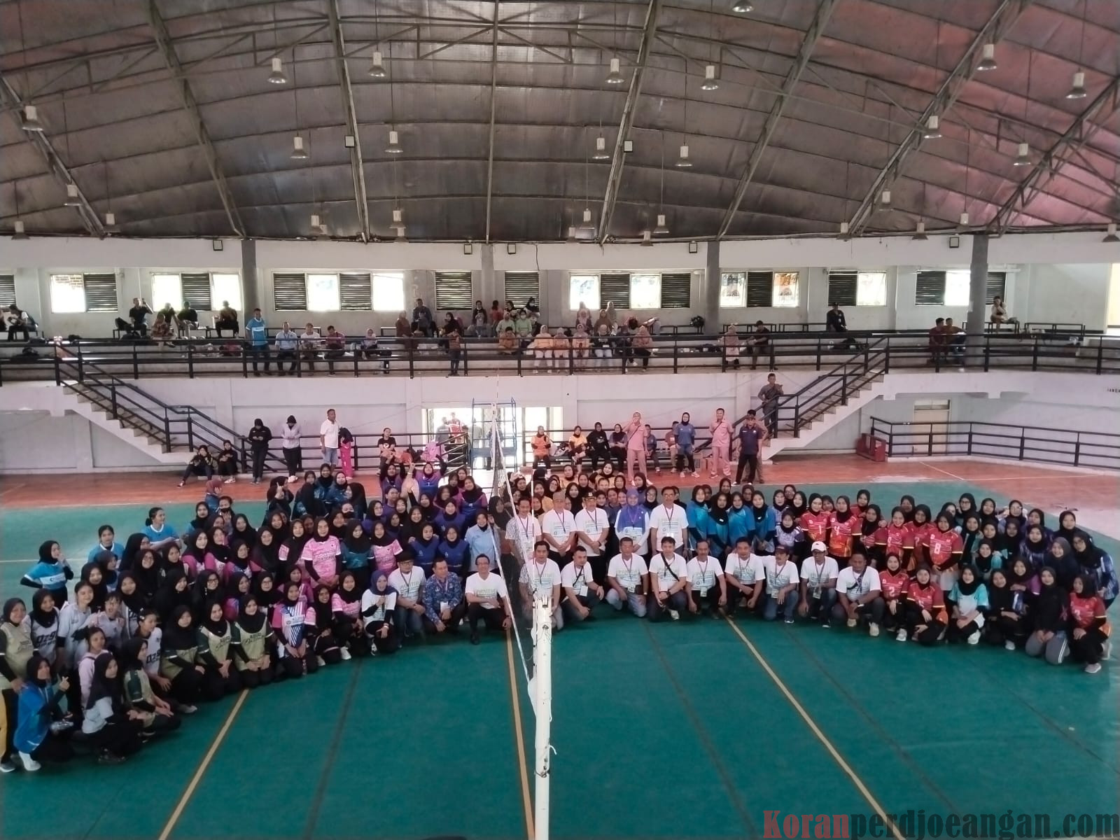 Dalam Rangka Memperingati Hari Kesehatan Nasional yang Ke 60 Tahun, Dinas Kesehatan Kabupaten Karawang Menyelenggarakan Turnamen Olahraga