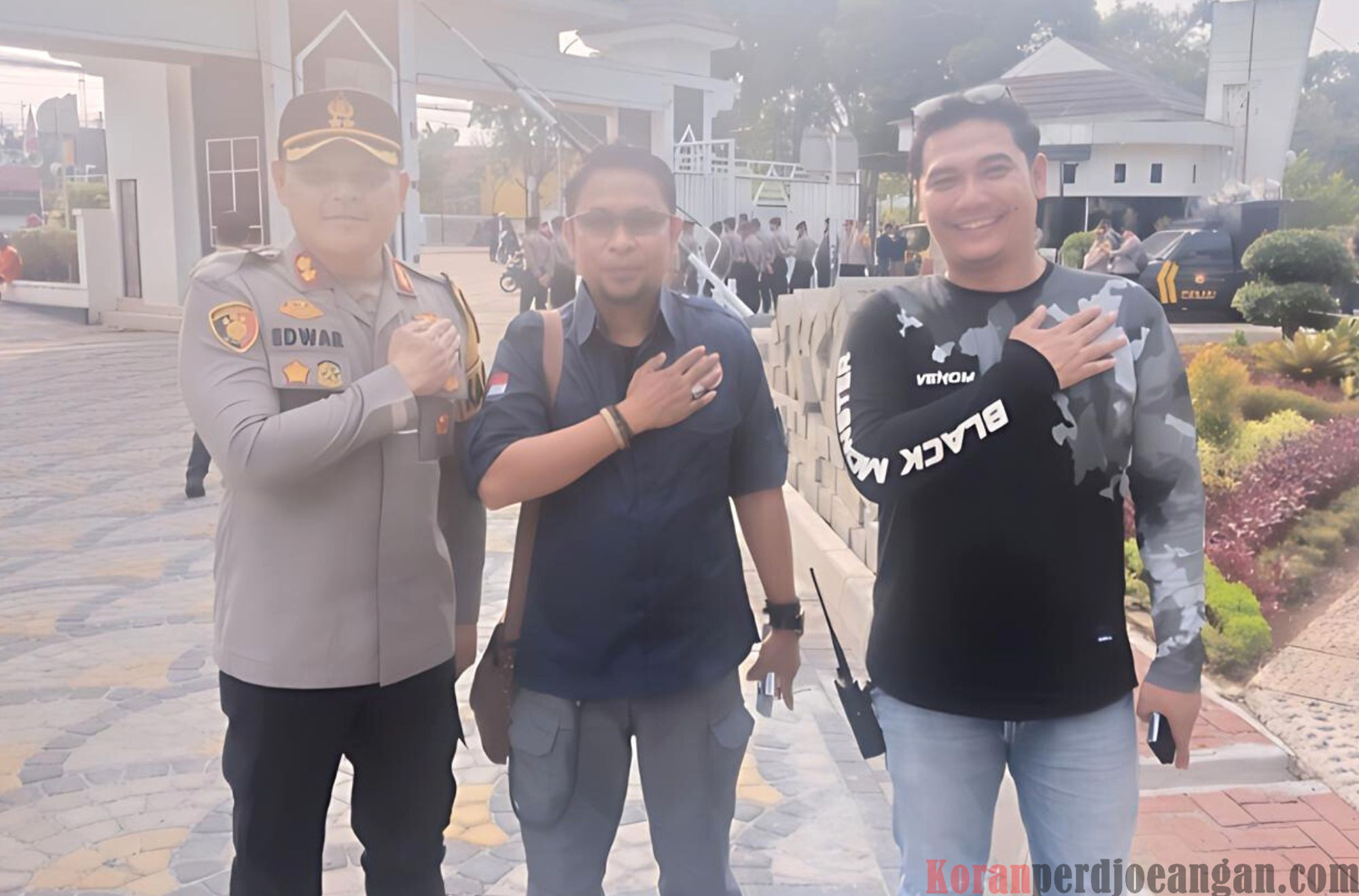 Kapolres Karawang AKBP Edward Zulkarnain Kawal Aksi Buruh di Pemda Karawang Berjalan Lancar dan Kondusif