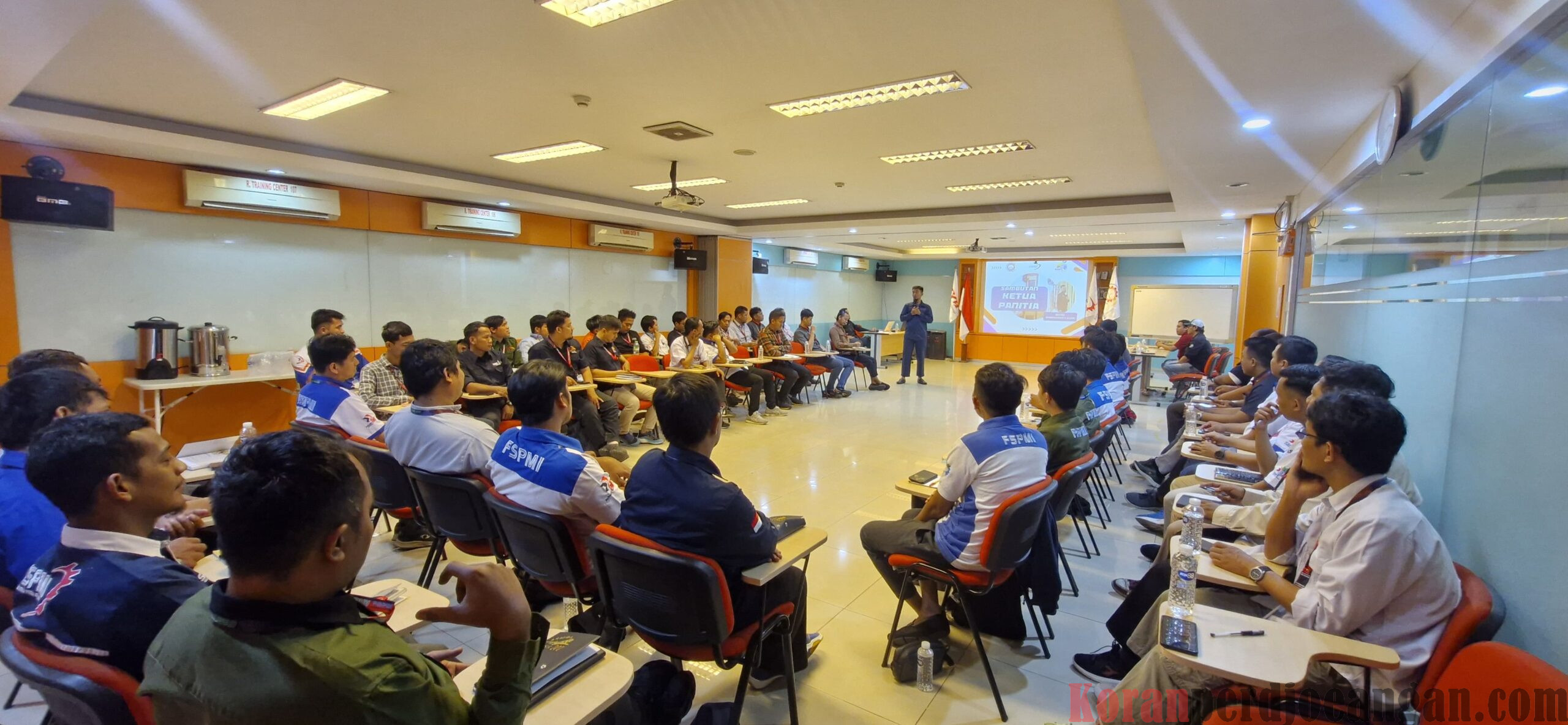 Sekolah Buruh Pertemuan Kedua, PC SPAMK FSPMI Bekasi Sampaikan Materi AD/ART dan Keluh Kesah