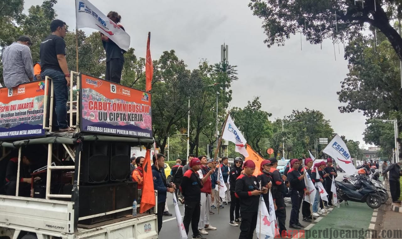 Aksi Hari Ketiga, Buruh Jakarta Perjuangkan Revisi UMSP 2025