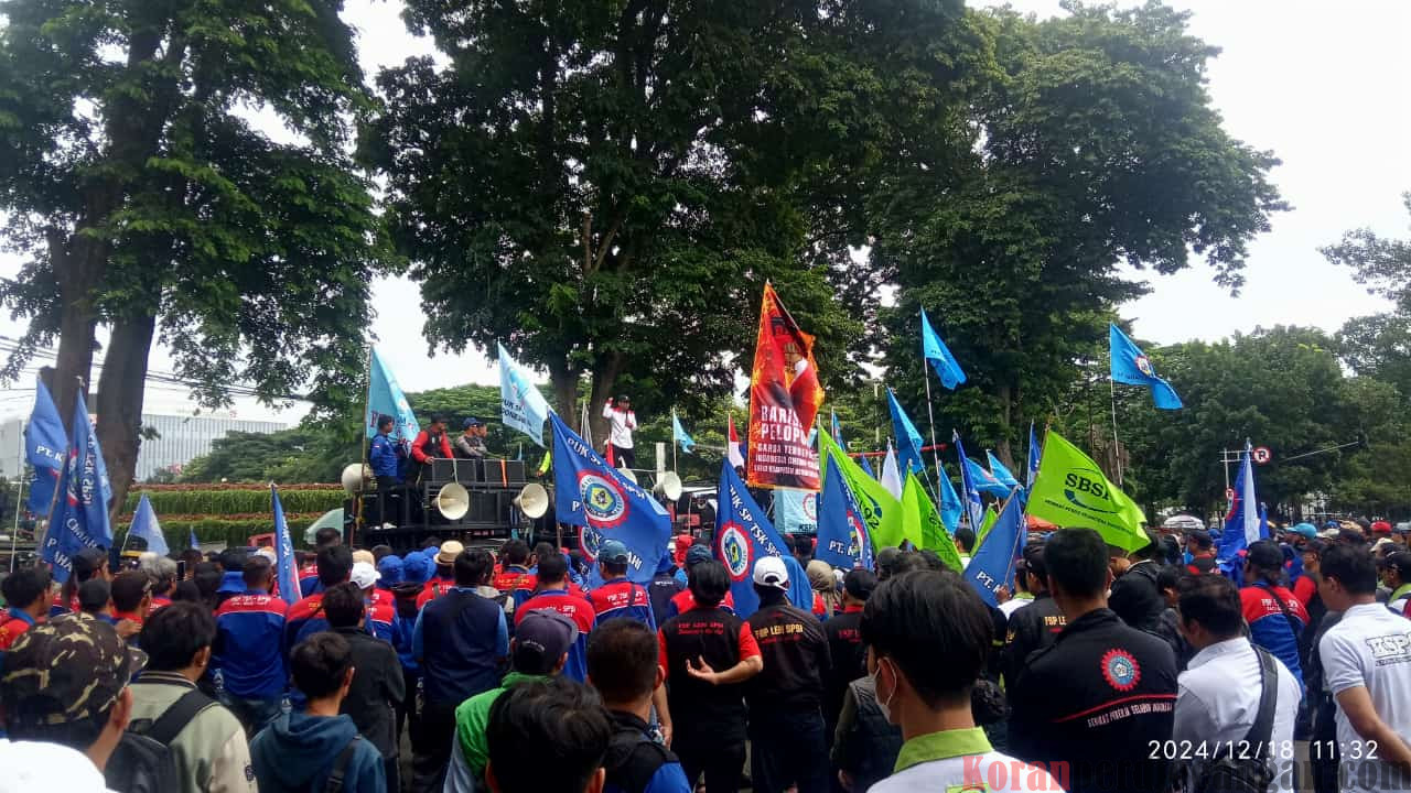 Buruh Tunggu Keberanian Gubernur Jawa Barat Teken SK UMK dan UMSK  2025