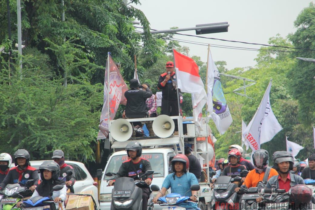 Mengawal Upah dan UMSK di Tengah Tantangan UU Cipta Kerja