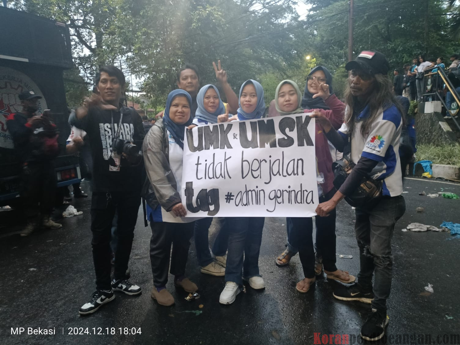 Langit Seolah Menangis Melihat Gigihnya Perjuangan Buruh Jawa Barat