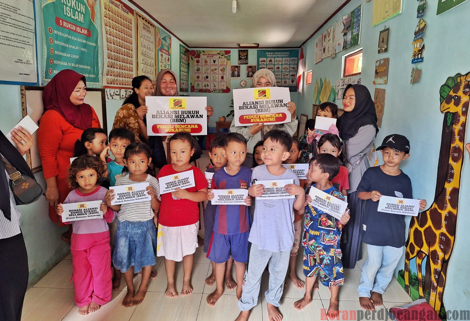 Aliansi Buruh Bekasi Melawan (BBM) Serahkan Bantuan Donasi kepada Korban Bencana Alam di Sukabumi