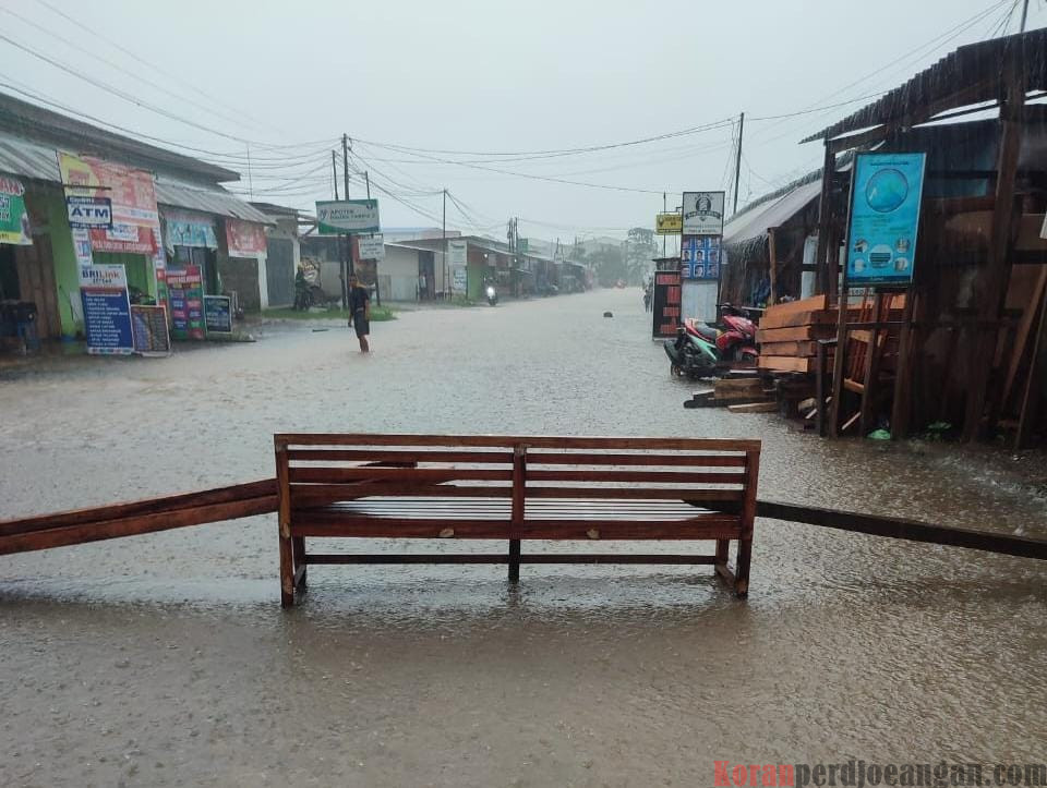Ratusan Warga Labota Mengungsi Akibat Banjir