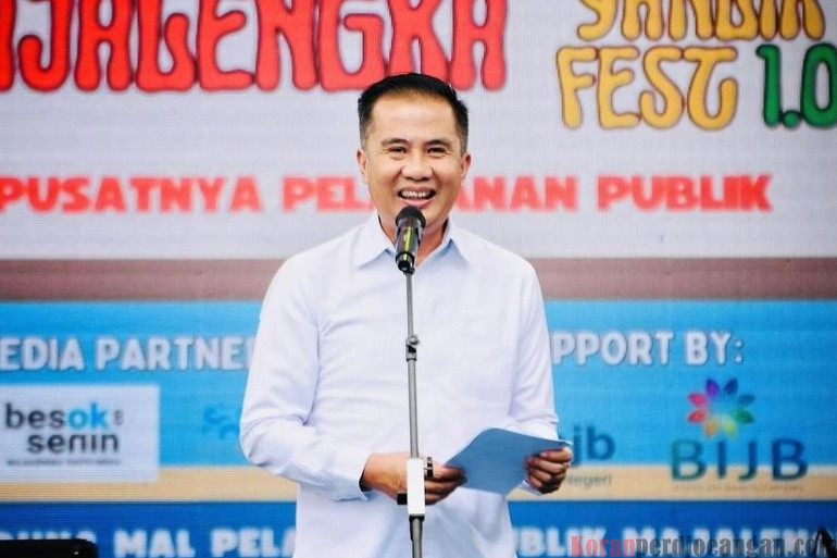 Keputusan Gubernur Jawa Barat Mengecewakan, Buruh Minta Prabowo Copot Jabatan Bey Machmudin