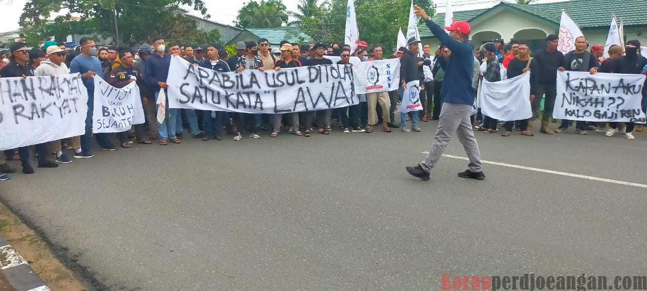 Aliansi Serikat Buruh Ketapang Bersama KC FSPMI Ketapang Geruduk Kantor DPRD dan Pemda Ketapang